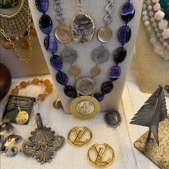 Come dig with me.  Unlisted gorgeousness in every price range. - Picture 11 of 17